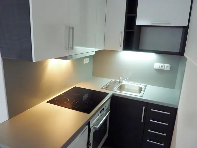 Pronájem bytu 1+kk 30 m², Kolín – náhled fotky 2