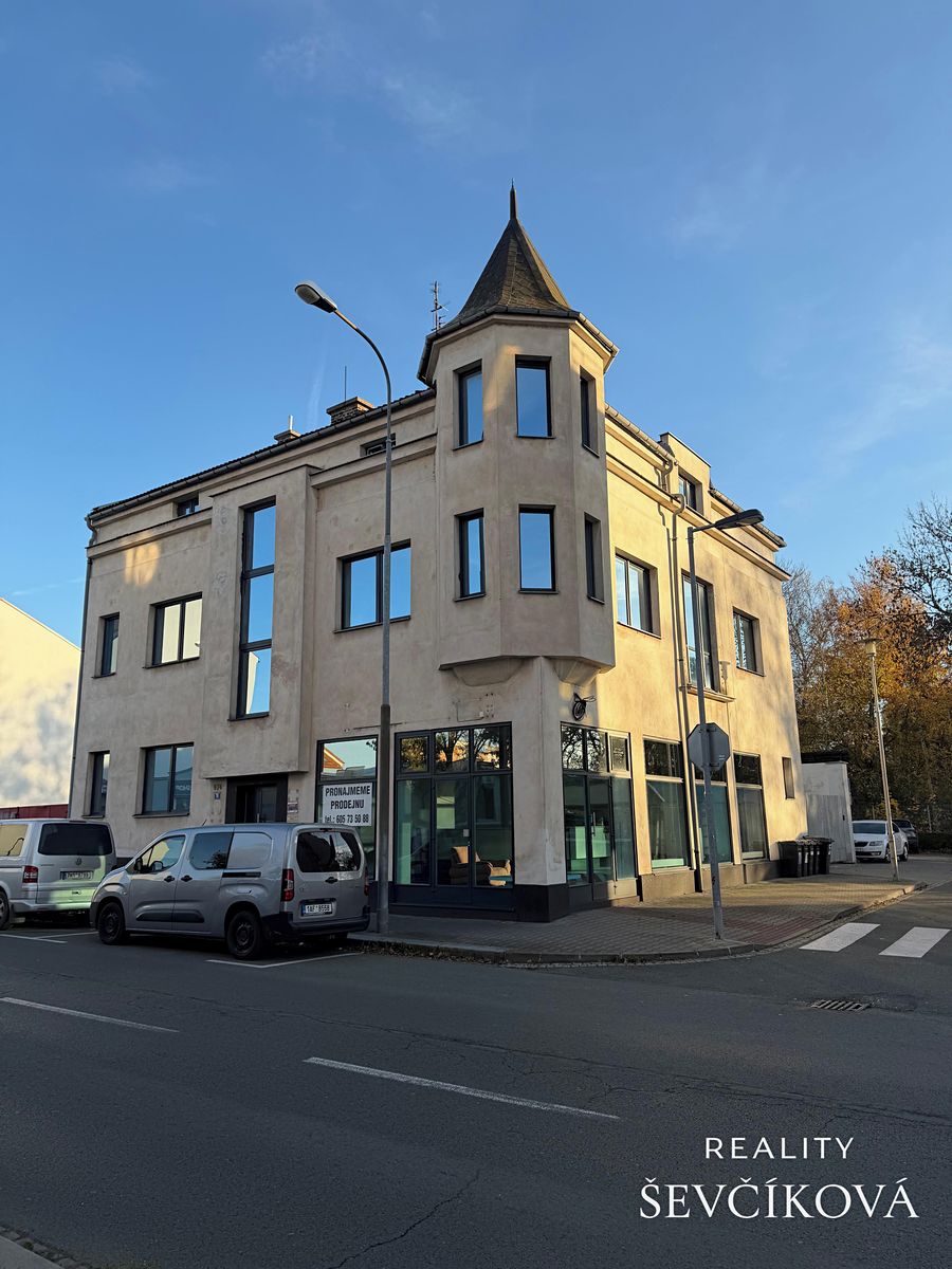 Pronájem kanceláře 20 m², Hradec Králové – fotka 1 z 3