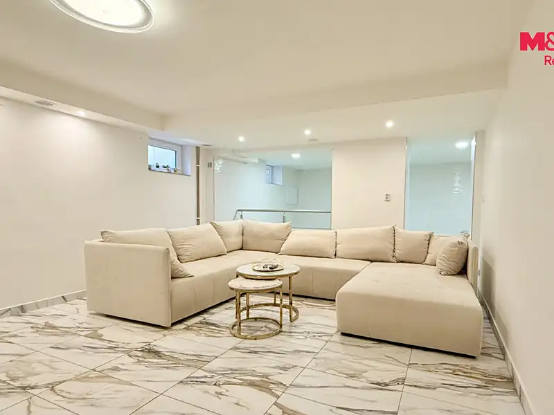 Prodej rodinného domu 380 m², pozemek 280 m², Dolní Bojanovice – náhled fotky 2