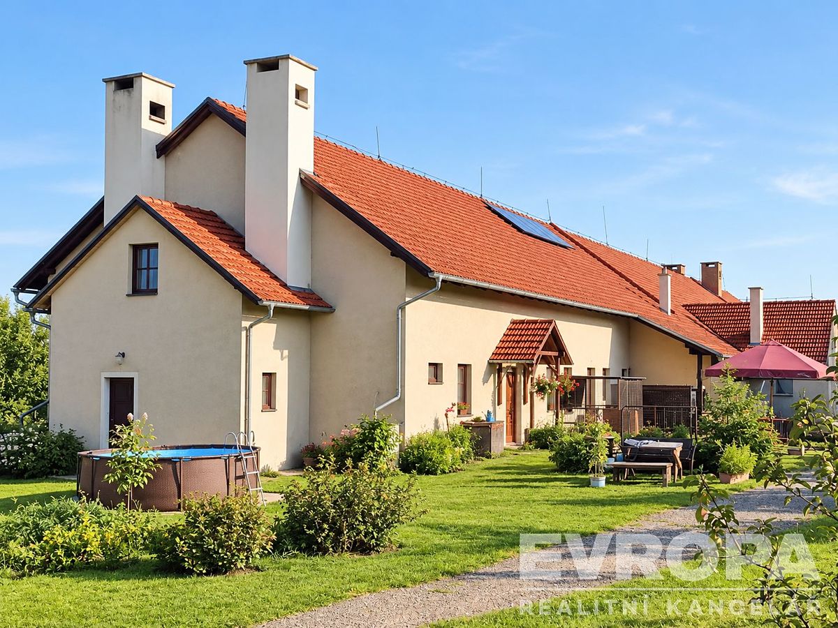 Prodej zemědělské usedlosti 1060 m², pozemek 9733 m², Kramolín – fotka 1 z 3