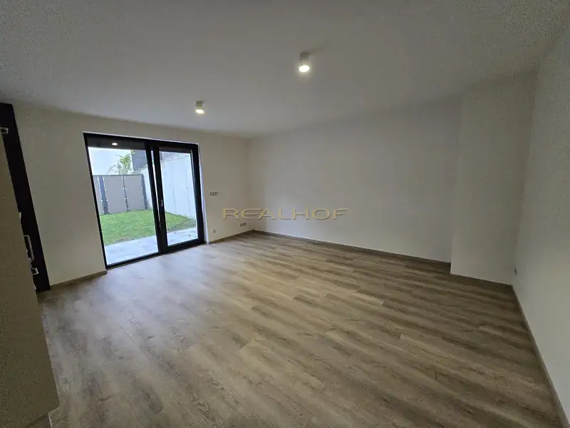 Pronájem bytu 1+kk 38 m², Brno – náhled fotky 2