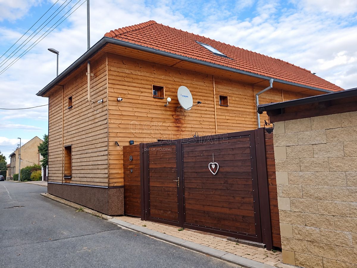 Prodej rodinného domu 180 m², pozemek 281 m², Ondratice – fotka 1 z 3