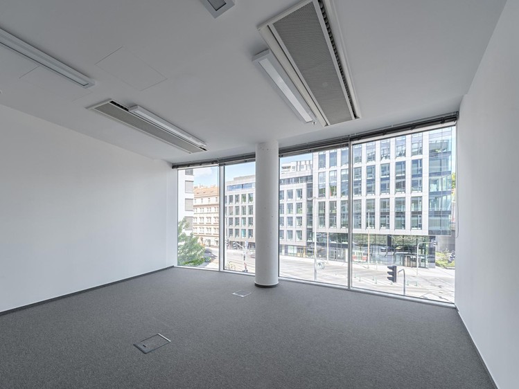 Pronájem komerčního prostoru, 277 m² (3 z 15)