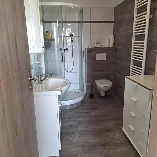 Pronájem bytu 2+kk 43 m², Libiš – náhled fotky 3