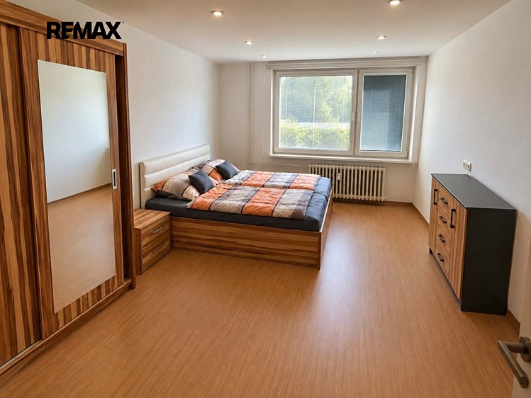 Pronájem bytu 2+kk, 50 m² (4 z 10)