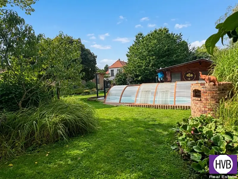 Prodej stavebního pozemku 450 m², Praha – náhled fotky 1