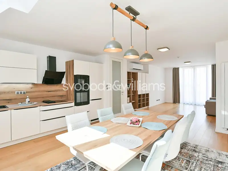 Pronájem bytu 3+kk 94 m², Praha – náhled fotky 1