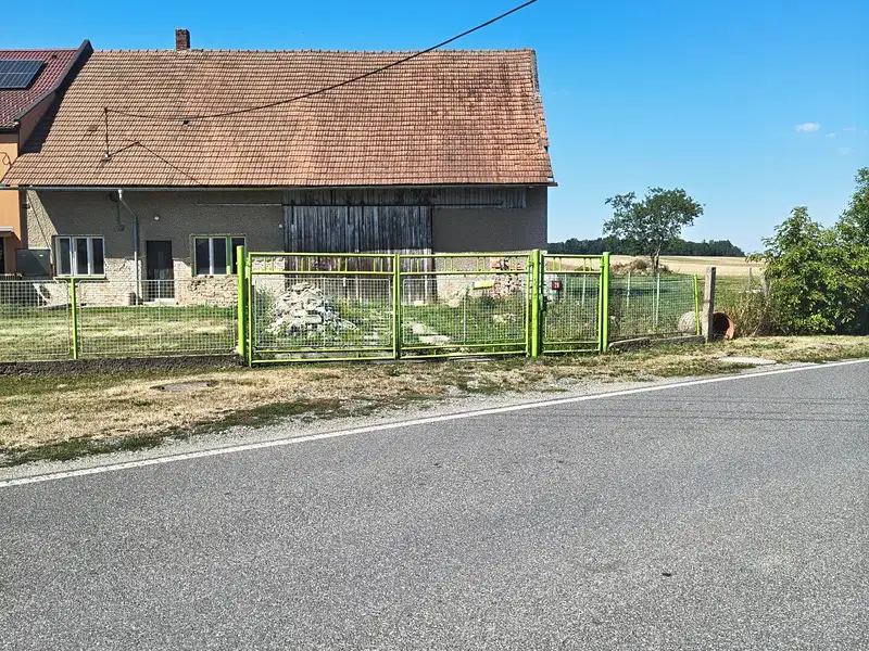 Prodej rodinného domu 80 m², pozemek 1068 m², Velká Jesenice – náhled fotky 1