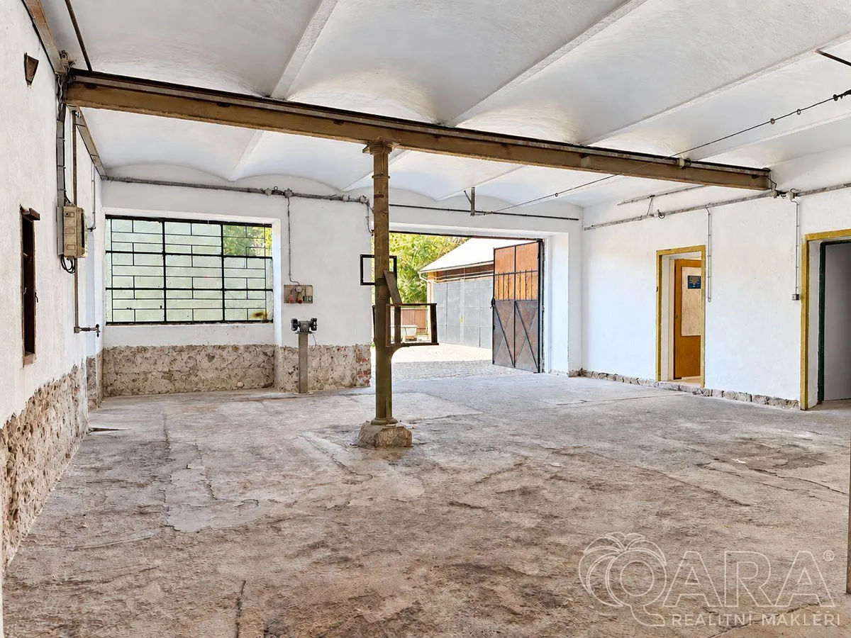 Pronájem výrobní haly, prostoru 140 m²