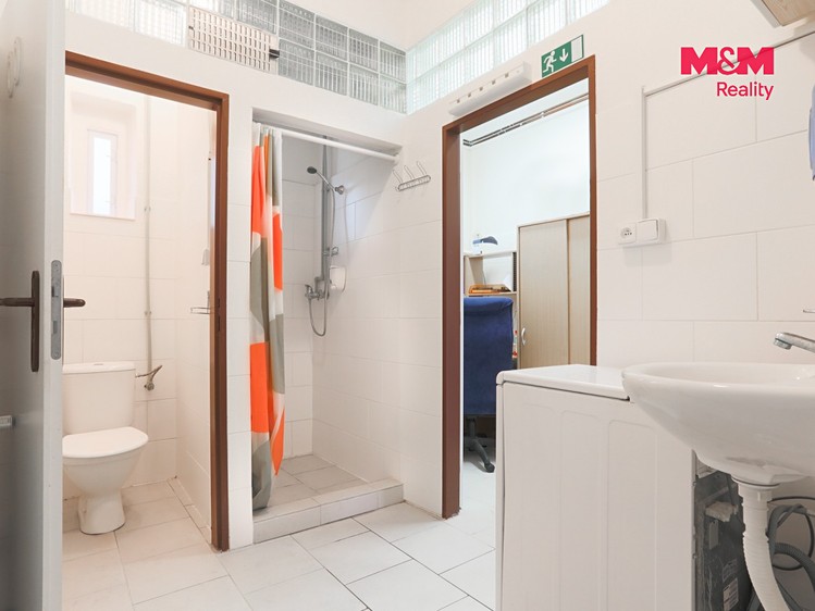 Pronájem komerčního prostoru, 73 m² (6 z 11)