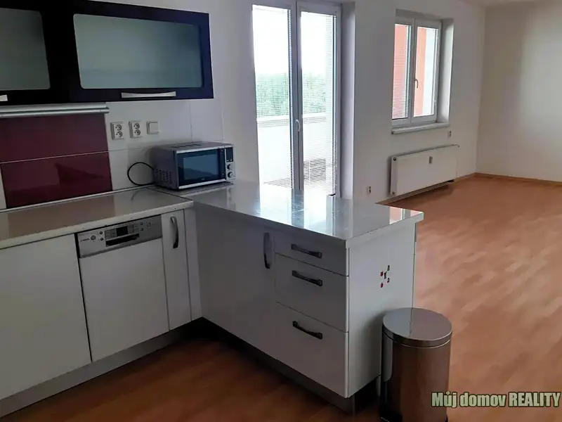 Pronájem bytu 2+kk 56 m², Praha – náhled fotky 2