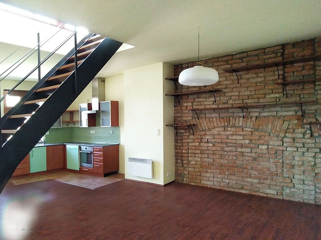 Pronájem bytu 2+kk 105 m², Dvůr Králové nad Labem – fotka 1 z 3