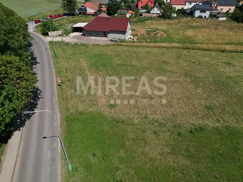 Prodej stavebního pozemku 838 m², Kosmonosy – náhled fotky 1
