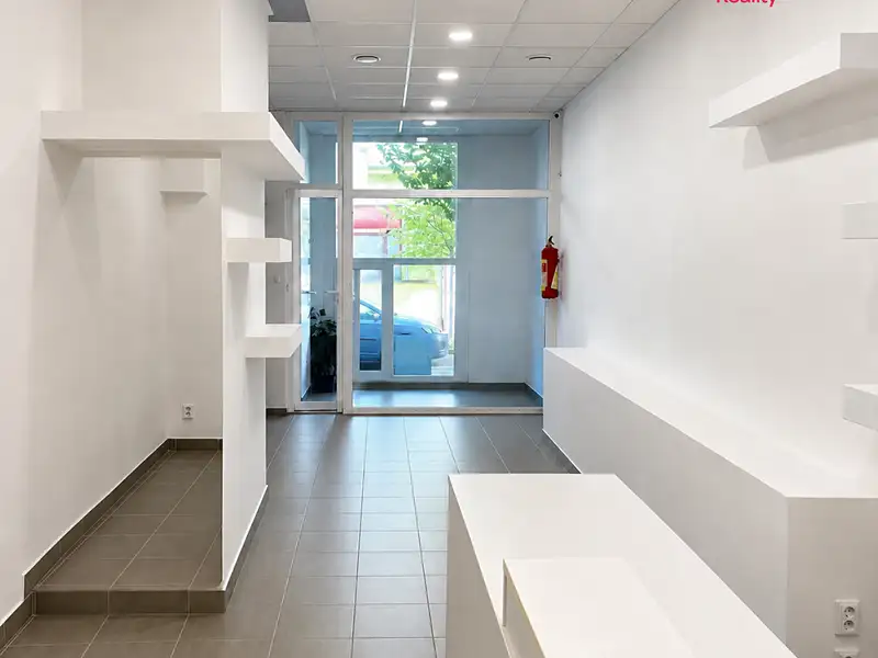 Pronájem obchodního prostoru 63 m², Pardubice – náhled fotky 3