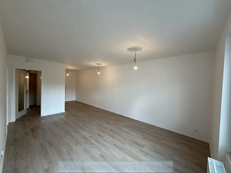 Pronájem bytu 2+kk 45 m², Praha – náhled fotky 2