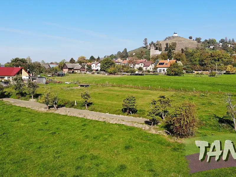 Prodej stavebního pozemku 1004 m², Vyskeř – náhled fotky 1