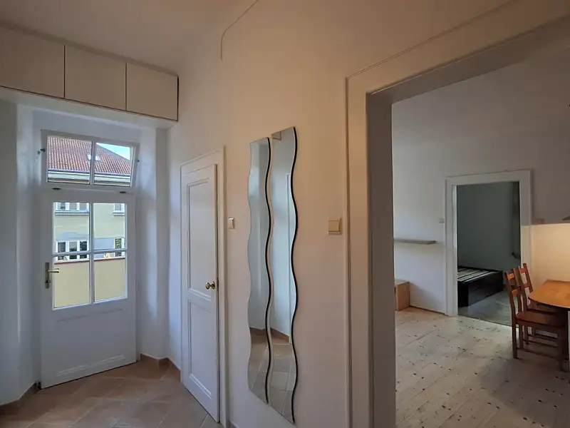 Pronájem bytu 2+kk 54 m², Praha – náhled fotky 2