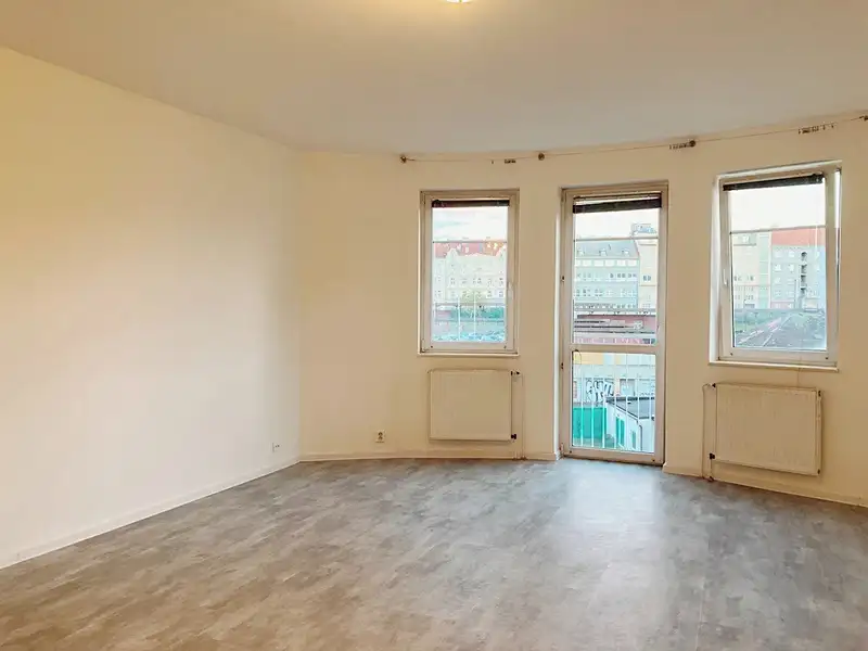 Pronájem bytu 1+kk 47 m², Praha – náhled fotky 1