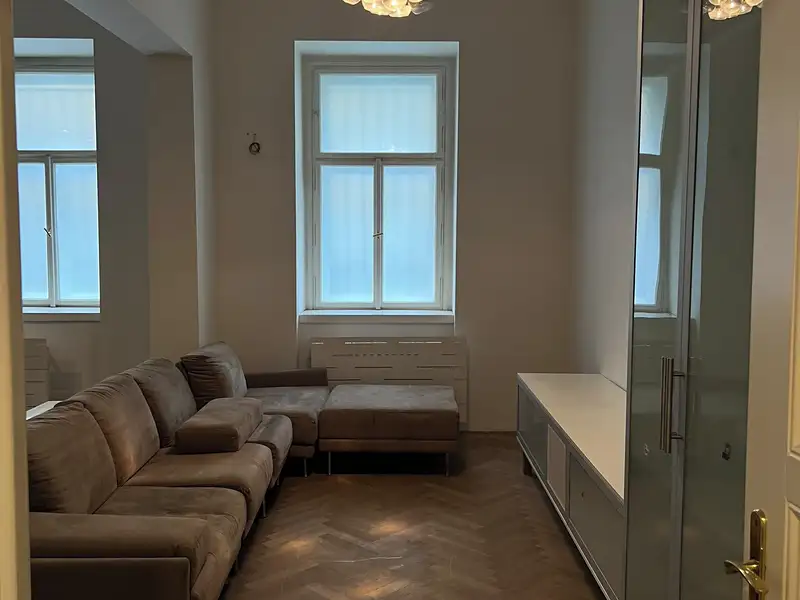 Pronájem bytu 3+kk 78 m², Praha – náhled fotky 1