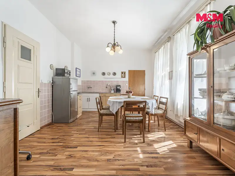 Prodej rodinného domu 550 m², pozemek 2347 m², Velké Hamry – náhled fotky 2