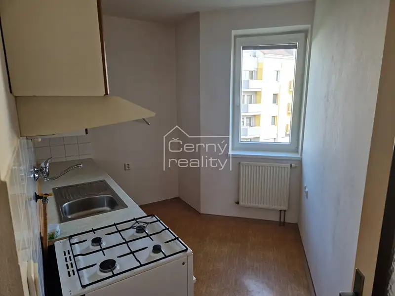 Pronájem bytu 2+1 55 m², Sezemice – náhled fotky 3