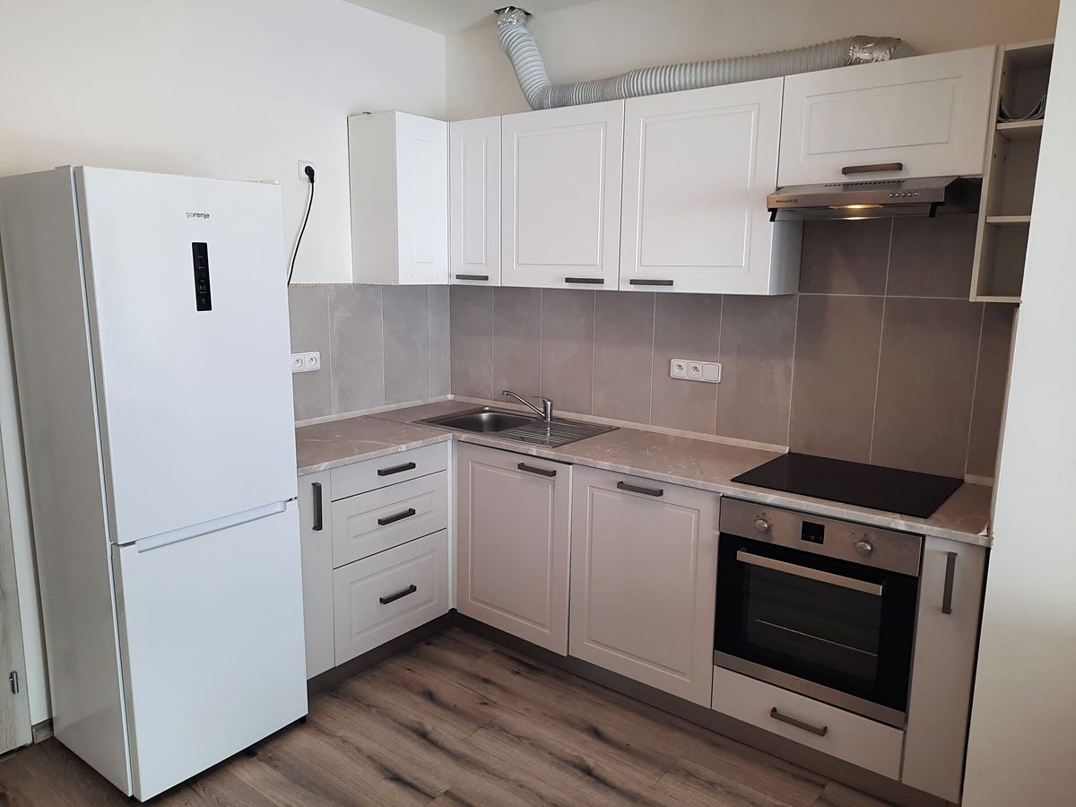 Pronájem bytu 1+kk 35 m², Praha – fotka 1 z 3