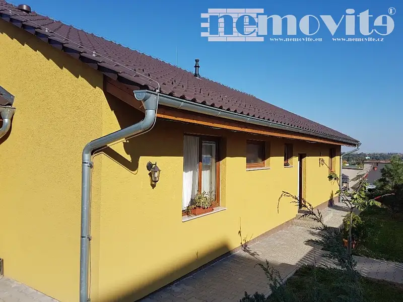 Prodej rodinného domu 198 m², pozemek 708 m², Jesenice – náhled fotky 2