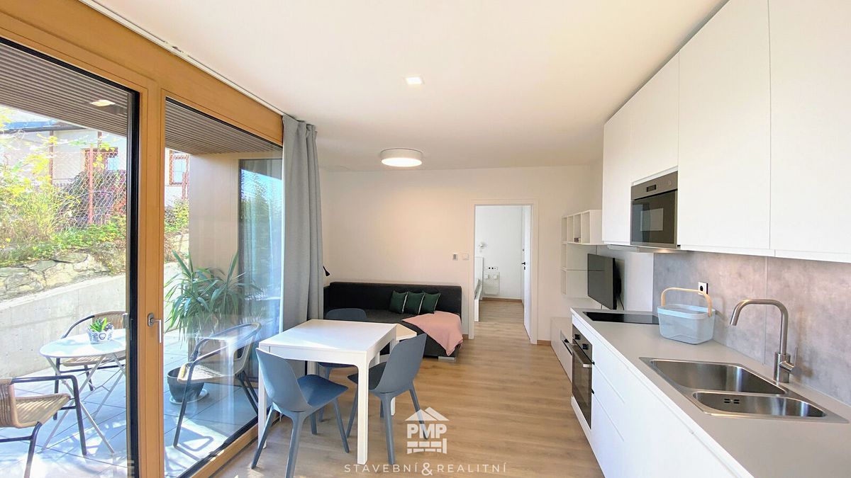 Pronájem bytu 2+kk 39 m² – fotografie 3