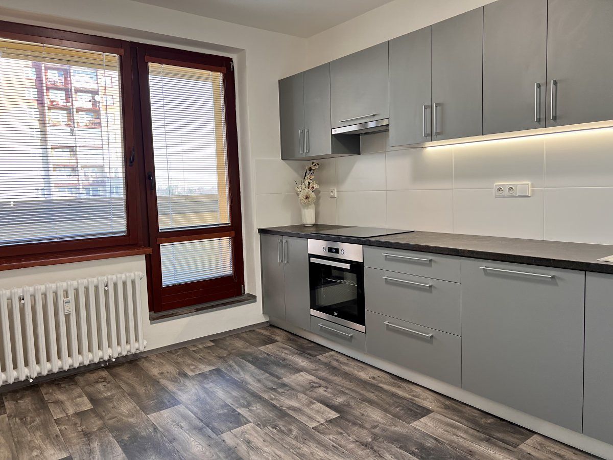 Pronájem bytu 3+1 69 m² – fotografie 2