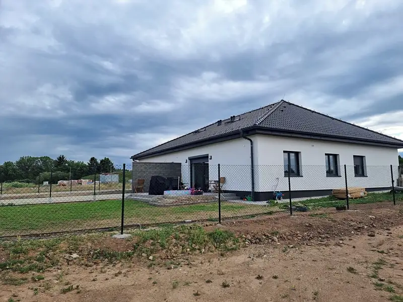 Prodej rodinného domu 115 m², pozemek 497 m², Smečno – náhled fotky 2