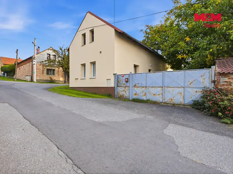 Prodej rodinného domu 84 m², pozemek 761 m², Krupá – náhled fotky 2