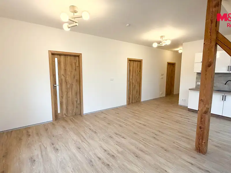 Pronájem bytu 3+kk 85 m², Nový Bor – náhled fotky 2