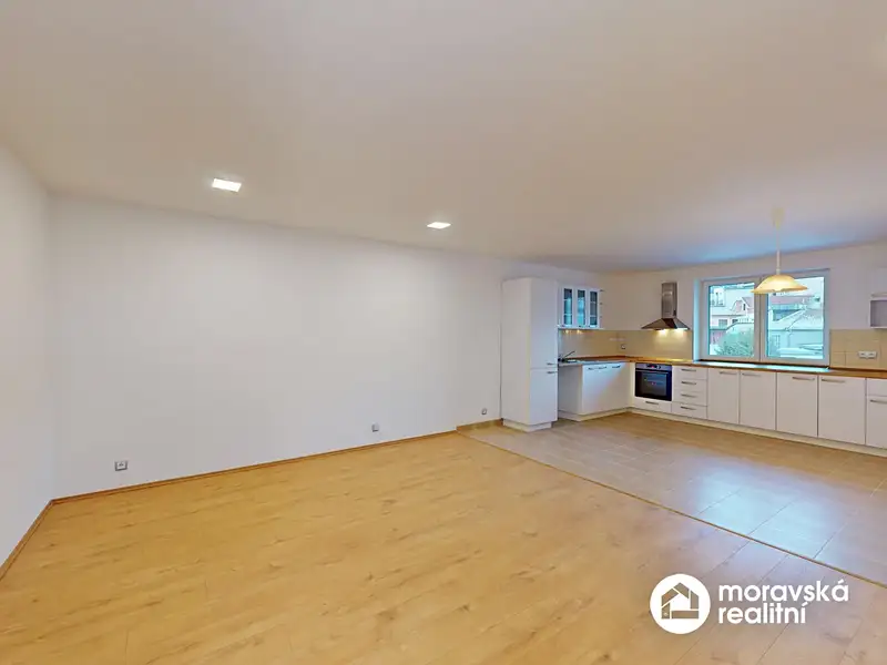 Pronájem bytu 5+kk 164 m², Oslavany – náhled fotky 3