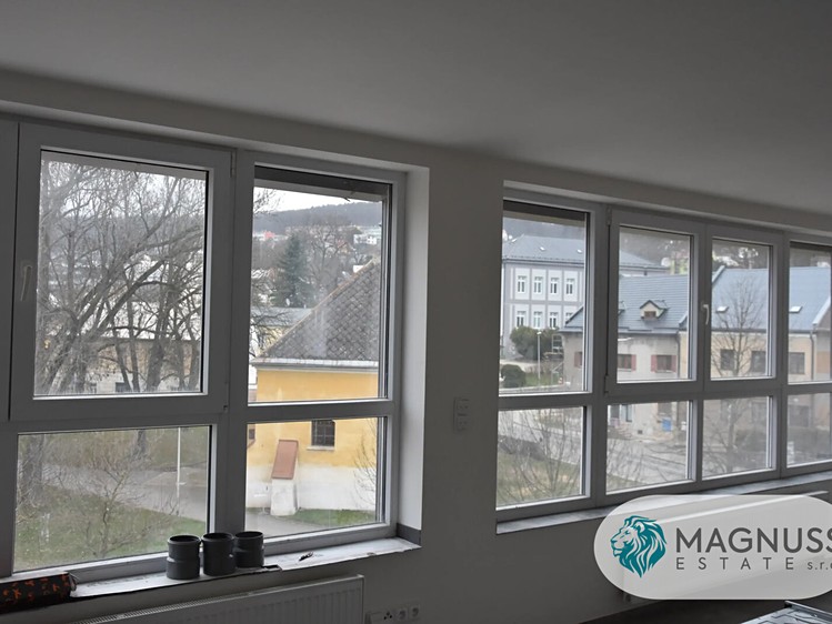 Pronájem bytu 2+kk, 40 m² (2 z 9)