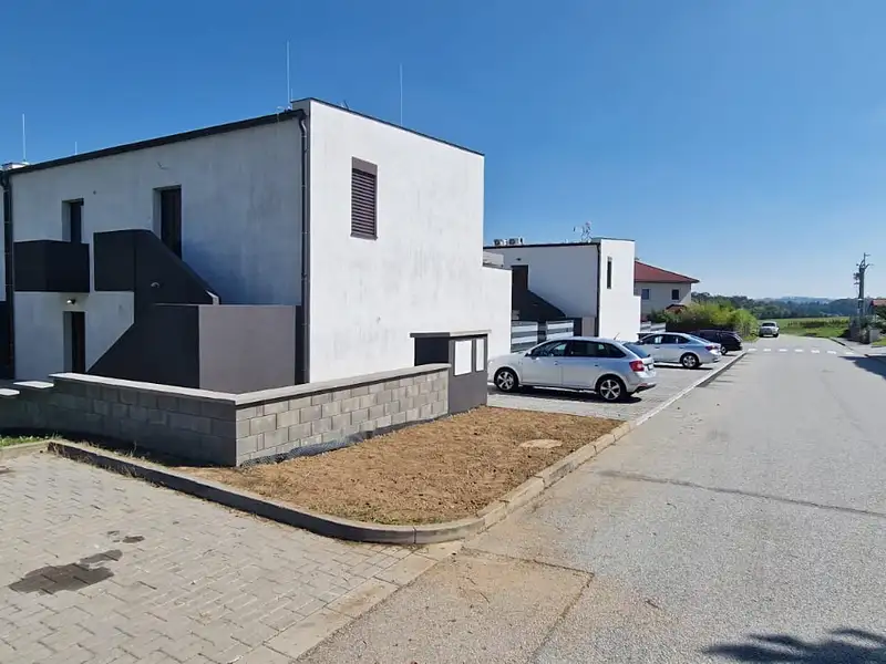 Pronájem bytu 2+kk 61 m², Dačice – náhled fotky 2