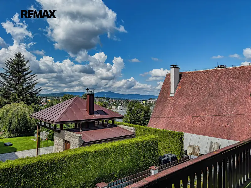 Prodej rodinného domu 280 m², pozemek 682 m², Jablonec nad Nisou – náhled fotky 1