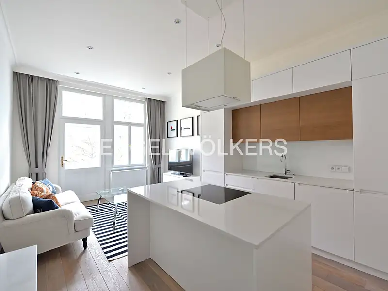 Pronájem bytu 2+kk 56 m², Praha – náhled fotky 1
