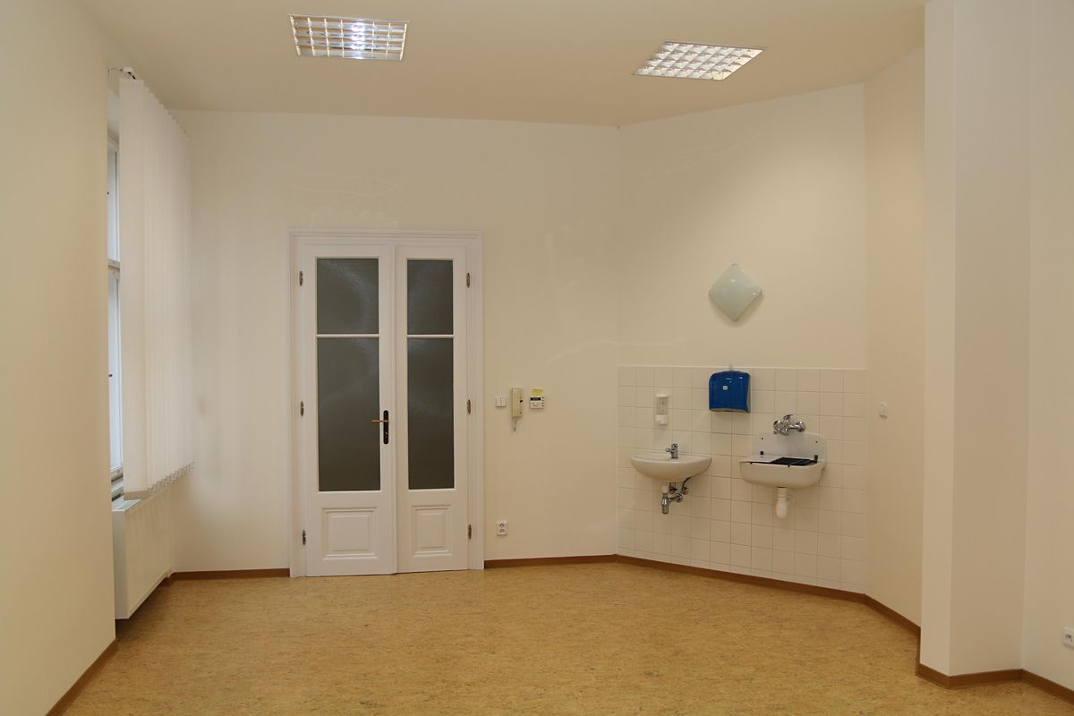 Pronájem ordinace 151 m², Praha – fotka 1 z 3