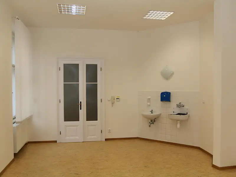 Pronájem ordinace 151 m², Praha – náhled fotky 1