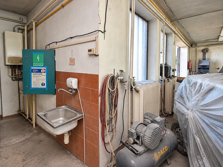 Комерційне приміщення на продаж, 225 м² (15 з 17)