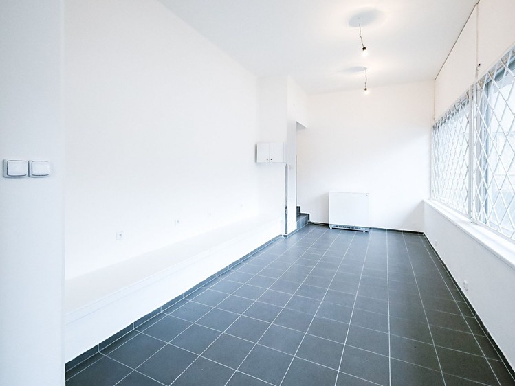 Комерційне приміщення на продаж, 90 м² (10 з 13)