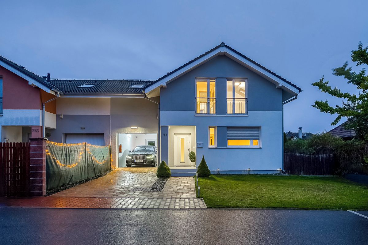 Prodej rodinného domu 145 m², pozemek 427 m², Bašť – fotka 1 z 3