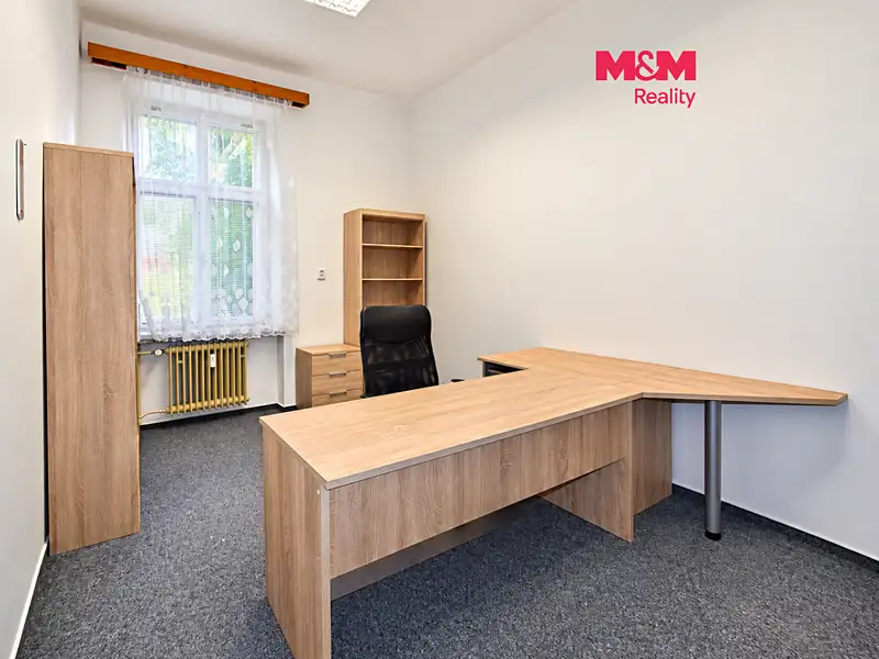 Pronájem kanceláře 31 m², Jičín – náhled fotky 1