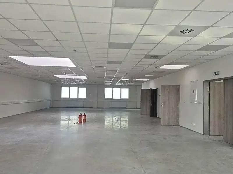 Pronájem komerční nemovitosti 550 m², Praha – náhled fotky 2
