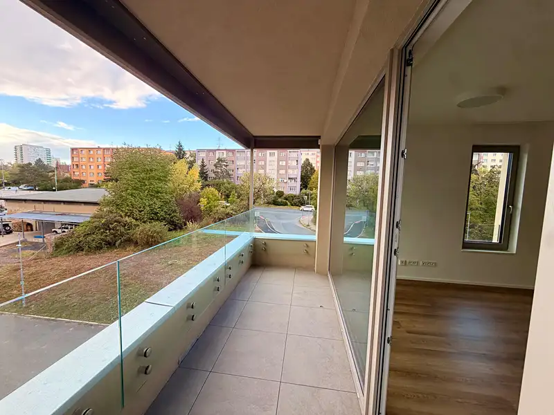 Pronájem bytu 2+kk 57 m², Praha – náhled fotky 2