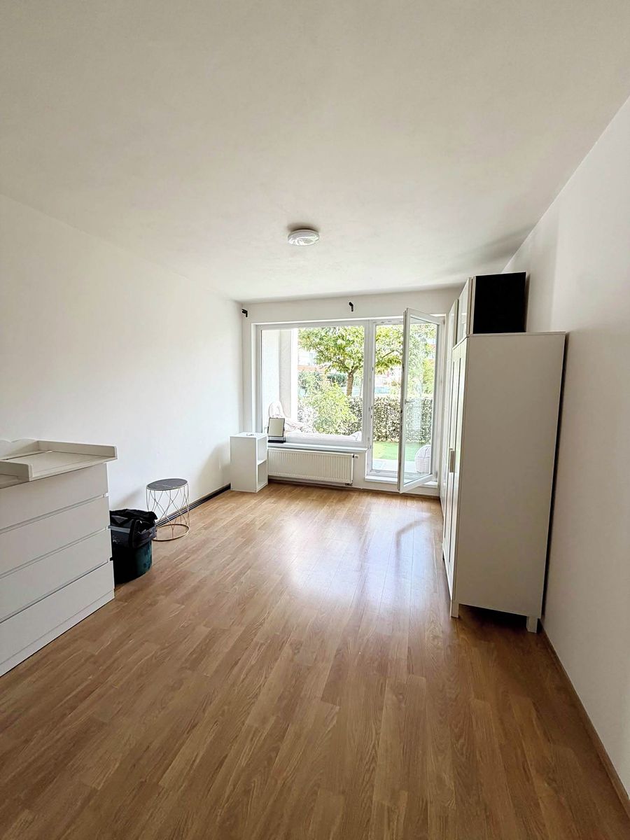 Pronájem bytu 1+kk 31 m² – fotografie 3
