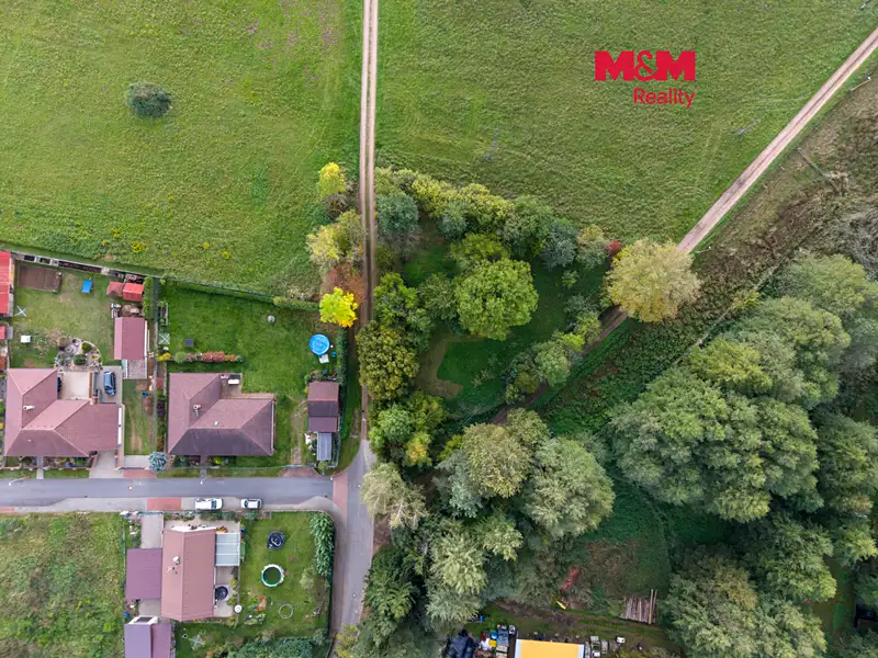 Prodej stavebního pozemku 978 m², Zdechovice – náhled fotky 1
