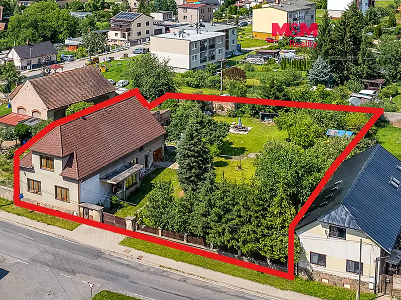 Prodej rodinného domu 177 m², pozemek 1742 m², Žleby – náhled fotky 1