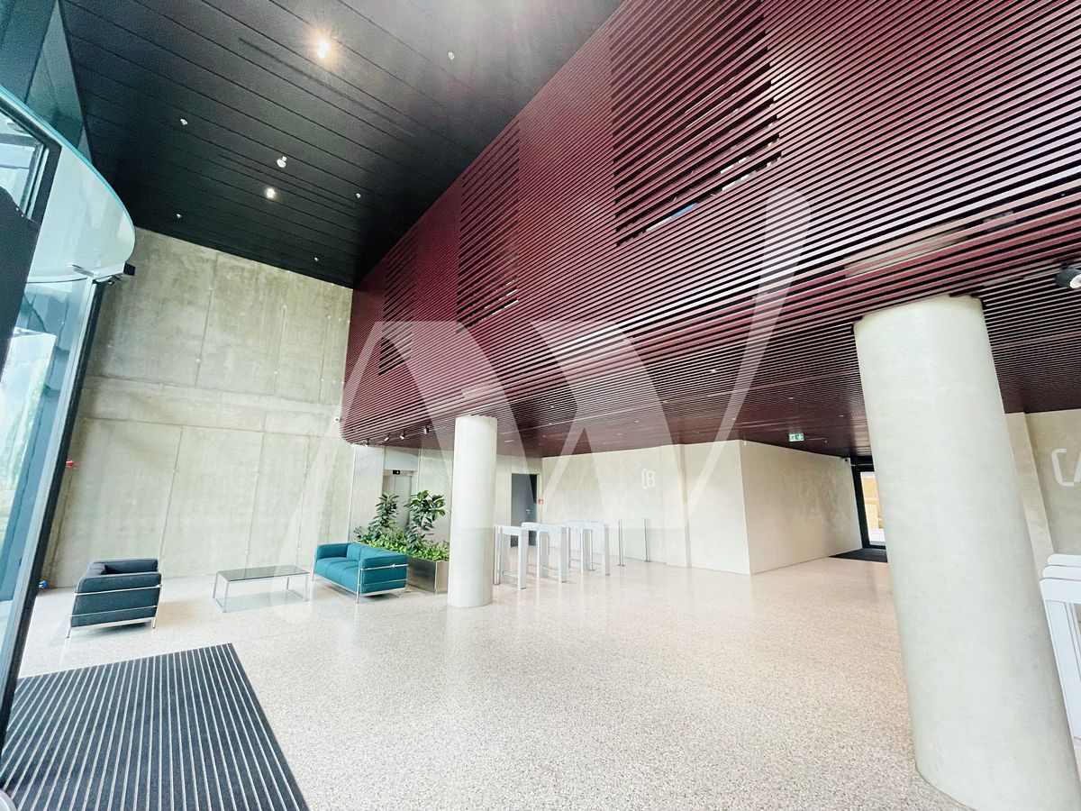 Pronájem kanceláře 769 m², Praha – fotka 1 z 3