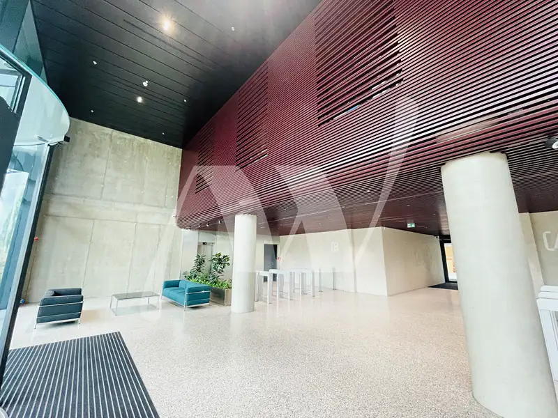 Pronájem kanceláře 769 m², Praha – náhled fotky 1